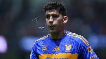 Toluca, Estado de México, 1 de febrero de 2025. Jesús Angulo, durante el partido correspondiente a la jornada 5 del torneo Clausura 2025 de la Liga BBVA MX, entre los Diablos Rojos del Toluca y los Tigres de la UANL, realizado en el estadio Nemesio Diez. Foto: Imago7/
