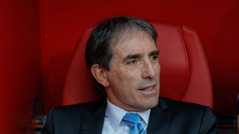Toluca, Estado de México, 29 de marzo de 2025. Guillermo Almada, director técnico , durante el partido correspondiente a la jornada 13 del torneo Clausura 2025 de la Liga BBVA MX, entre los Diablos Rojos del Toluca y los Tuzos del Pachuca, realizado en el estadio Nemesio Diez. Foto: Imago7/