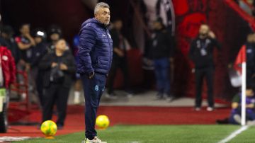 Tijuana, Baja California, 10 de abril de 2025. Domenec Torrent, director técnico, durante el partido correspondiente a la jornada 15 del torneo Clausura 2025 de la Liga BBVA MX, entre los Xolos de Tijuana y el Atlético San Luis, realizado en el estadio Caliente. Foto: Imago7/Alejandro Gutiérrez Mora