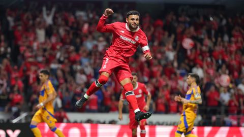 Toluca, Estado de México, 17 de mayo de 2025. , durante el partido correspondiente a la vuelta de las Semifinales del torneo Clausura 2025 de la Liga BBVA MX, entre los Diablos Rojos del Toluca y los Tigres de la UANL, realizado en el estadio Nemesio Diez. Foto: Imago7/