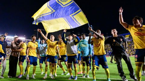 Jugadores de América en festejo tras eliminar a Cruz Azul y avanzar a la final