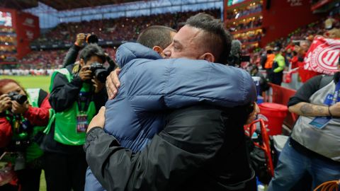 Mohamed y Jardine en un abrazo en la final de Liga MX.