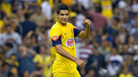 Raúl Jiménez jugó 103 partidos con la camiseta de las Águilas.