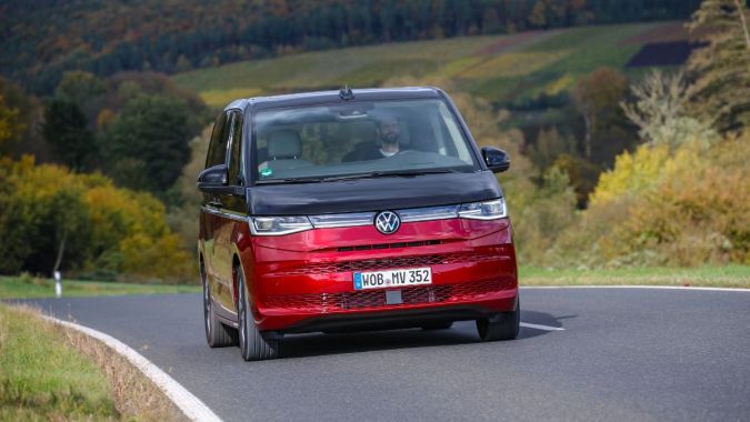 La Volkswagen Multivan rodando