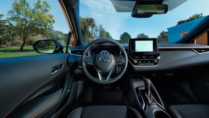 La parte interior del Toyota Corolla Hatchback FX