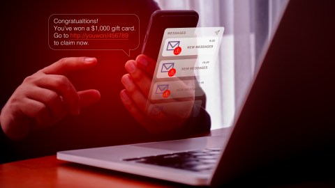 Al recibir un mensaje sospechoso lo mejor que puedes hacer es reportarlo y proceder a bloquearlo