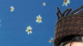 Izquierda: Bad Bunny en la Met Gala 2025. Derecha: J Balvin y su esposa Valentina Ferrer en la alfombra de la Met Gala.