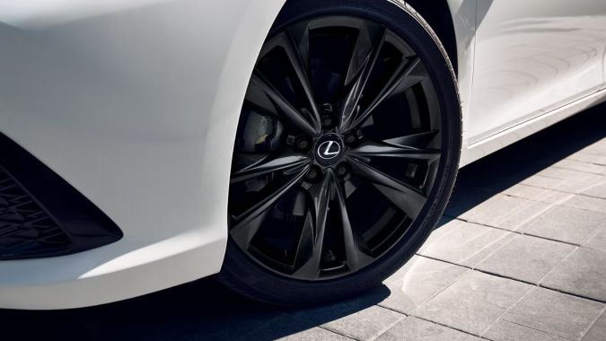 Neumático del Lexus ES