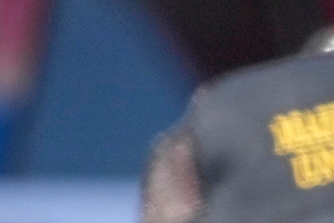 El alcalde de Newark, Ras Baraka, cuando asistía a una protesta ante Delaney Hall, el sitio propuesto para un centro de detención de ICE, en Newark.