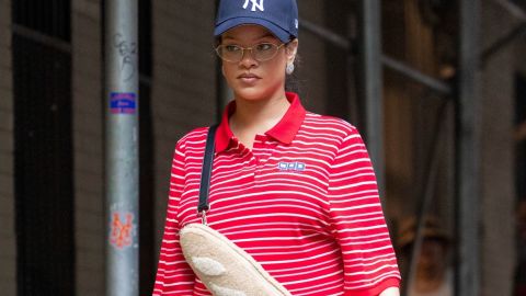 (FOTOS) Rihanna y su bolso ‘panadero’: el look casual que se robó las miradas en Nueva York