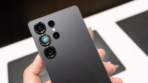 T-Mobile ofrece $800 en ahorros con la compra del nuevo Samsung Galaxy S25 Ultra