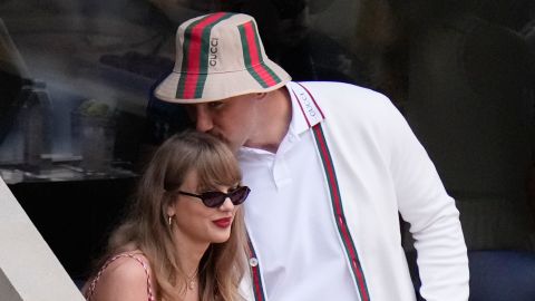 Taylor Swift es captada con Travis Kelce en una cita romántica