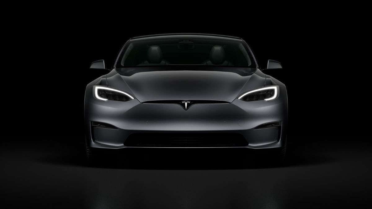 Tesla rompe récord de ventas, pero en China no le dan tregua