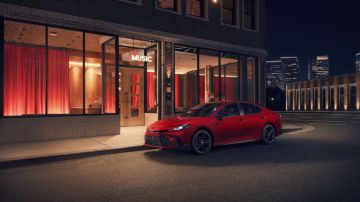 Toyota presenta el Camry Nightshade 2026