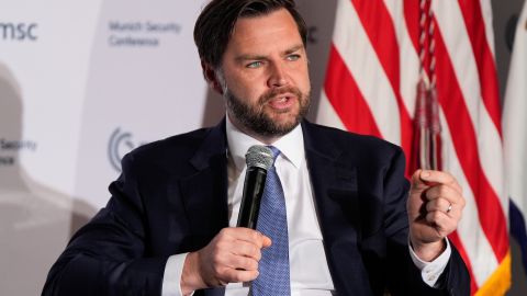 Vance dijo que Estados Unidos está interesado en una "solución a largo plazo”.