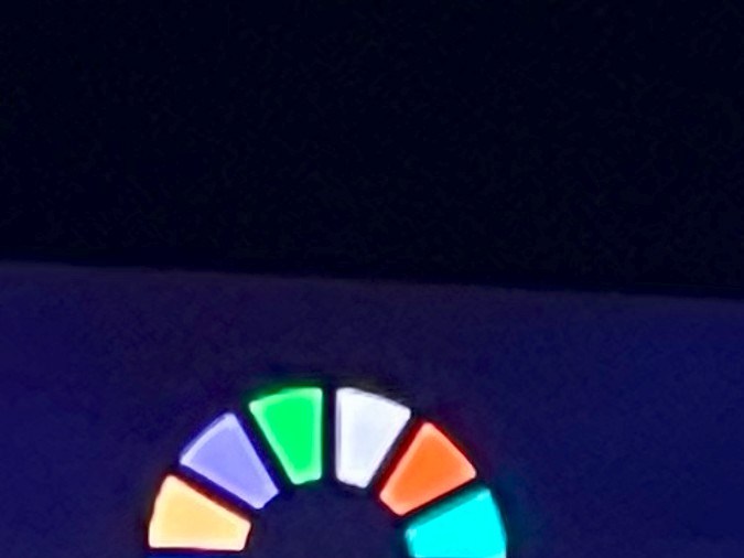 Canelo Álvarez es flanqueado por sus compatriotas mexicanos Marco Verde (izq.) y Jaime Munguía (der.). Los tres subirán al ring en Riad, Arabia Saudita en una función que se realizará de madrugada.