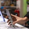 Muchas veces, alternativas más económicas como Xiaomi o Realme ofrecen características similares, o incluso mejores, por un precio más accesible.