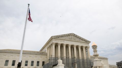 La Corte Suprema reconoció que Trump puede despedir a miembros de agencias independientes, excepto de la Reserva Federal.