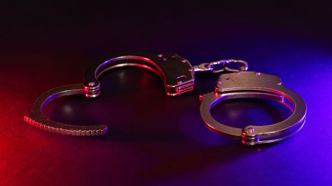 Jasmin Esperanza Hernández permanece bajo custodia policial por orquestar el ataque contra el adulto mayor.