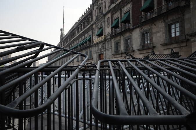 Sheinbaum realiza conferencia mañanera sin la presencia de reporteros tras bloqueo de accesos a Palacio Nacional