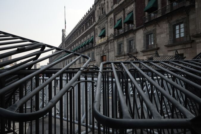 Sheinbaum realiza conferencia mañanera sin la presencia de reporteros tras bloqueo de accesos a Palacio Nacional