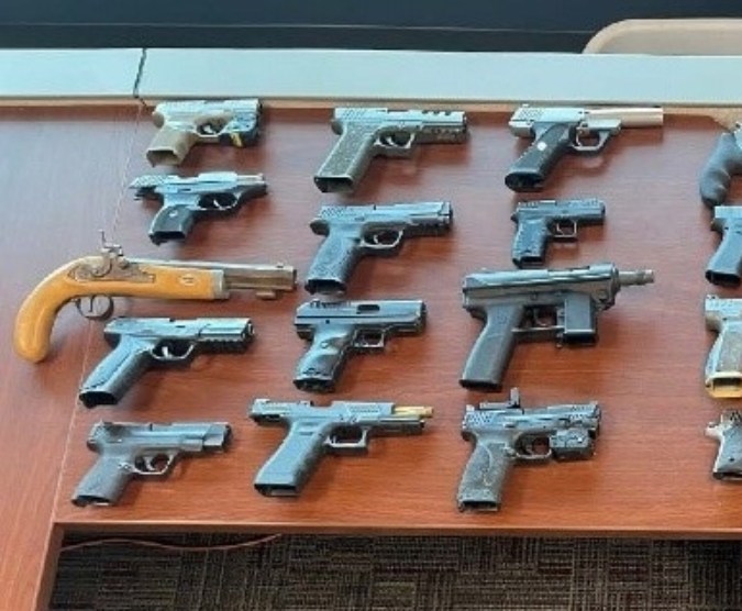 Armas confiscadas en Albuquerque, Nuevo México.