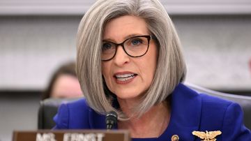 La senadora republicana Joni Ernst defendió recortes a Medicaid: "Todos vamos a morir".
