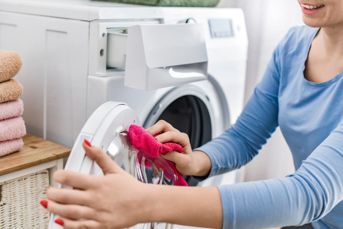El truco perfecto para limpiar tu lavadora y que la ropa huela mejor