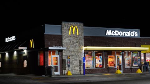 McDonald’s apuesta por extender horarios, innovar en el menú y lanzar nuevas ofertas de valor.
