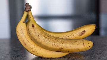 Al guardar tus plátanos adecuadamente, podrás disfrutarlos en su punto más delicioso y sin riesgo de que se dañen.