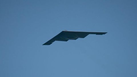 Cómo es el bombardero B-2, el avión más caro del mundo, usado para atacar las bases nucleares iraníes