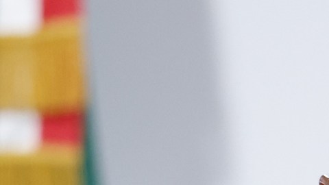 Sheinbaum responde a Pam Bondi tras poner a México como adversario extranjero.: “no está informada, no tiene sustento”
