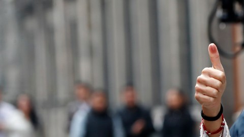 "¡Viva la democracia!", dice Sheinbaum al emitir su voto en las elecciones judiciales en México