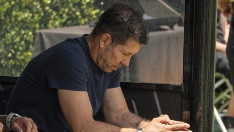 EVE6411. LOS ÁNGELES (ESTADOS UNIDOS), 23/06/2025.- El entrenador del Atlético de Madrid, Diego Simeone, reacciona este lunes, a un partido del Mundial de Clubes entre el Atlético de Madrid y Botafogo en el estadio Rose Bowl en Los Ángeles (Estados Unidos). EFE/Ángel Colmenares
