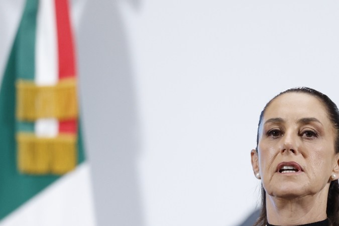 Sheinbaum califica como "injusta" la violenta detención a golpes de un mexicano en EE.UU.