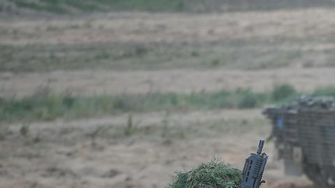La piedra angular de la OTAN es proporcionar defensa mutua a sus aliados a través de medios políticos y militares contra amenazas externas.