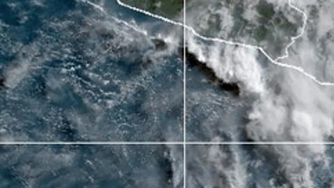 La imagen de satélite proporcionada por la NOAA muestra la tormenta tropical Erick antes de convertirse en huracán 3.