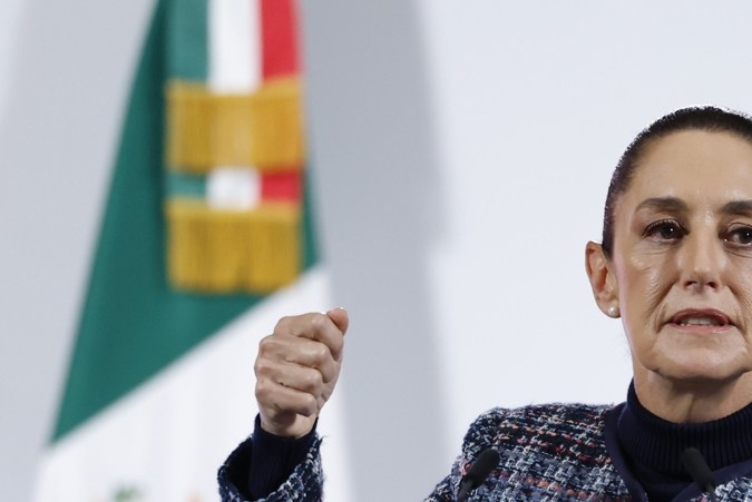 Sheinbaum responde a Pam Bondi tras poner a México como adversario extranjero.: “no está informada, no tiene sustento”