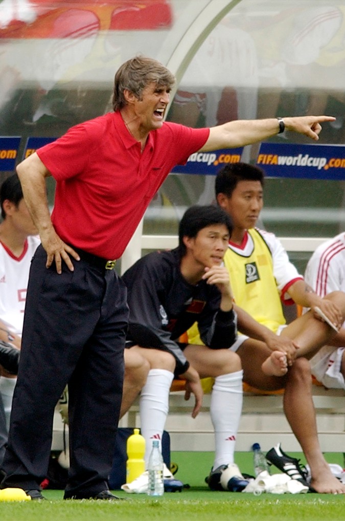 Serbian born coach of China, Bora Milutinovic, shouts instructions to his players during the match against Costa Rica, in the Group C, of the 2002 World Cup, at the Gwangju World Cup Stadium, South Korea, Tuesday, June 4, 2002. The other teams in the group are Brazil and Turkey. Costa Rica won 2-0. (AP Photo/Joe Cavaretta)
