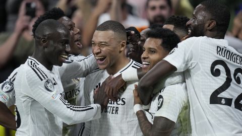 Jugadores del Real Madrid en festejo de gol.