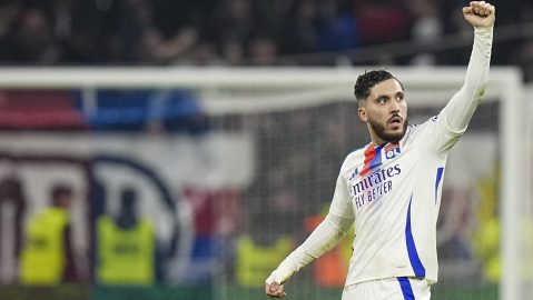 Rayan Cherki llega proveniente del Olympique de Lyon.
