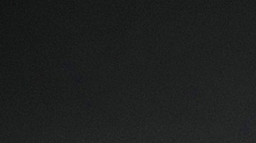 Se eleva humo tras un ataque con misiles en Tel Aviv, Israel.