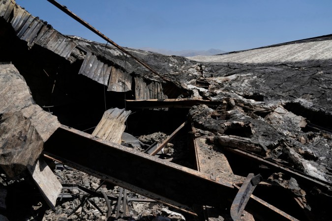 Israel intensifica bombardeos a instalaciones clave de Irán tras ataque de EE.UU.