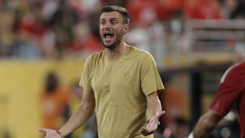 Porto manager Martin Anselmi reacts during the Club World Cup Group A soccer match between FC Porto and Al Ahly in East Rutherford, N.J., Monday, June 23, 2025. (AP Photo/Adam Hunger)