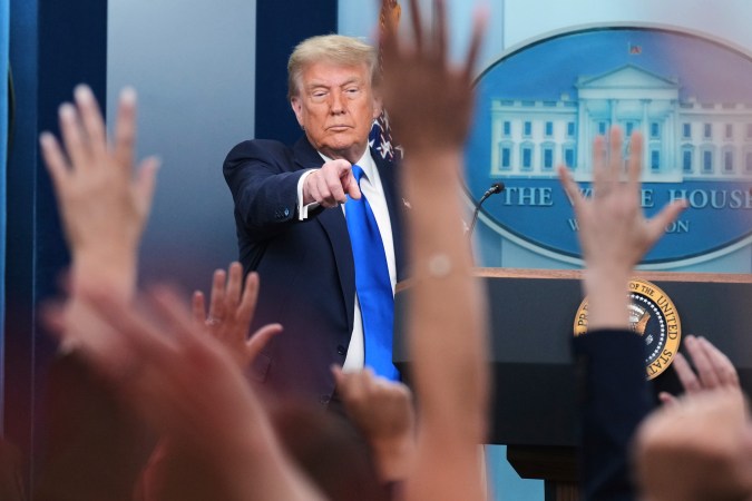 Trump asegura que ya encontró un comprador para TikTok