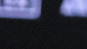 El mexicano Julio César Chávez Jr. lanza un golpe a Jake Paul durante su pelea en peso crucero realizada en el Honda Center de Anaheim.