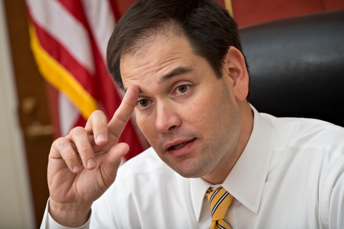 EE.UU. invita a Irán a sentarse a negociar un acuerdo nuclear tras el bombardeo