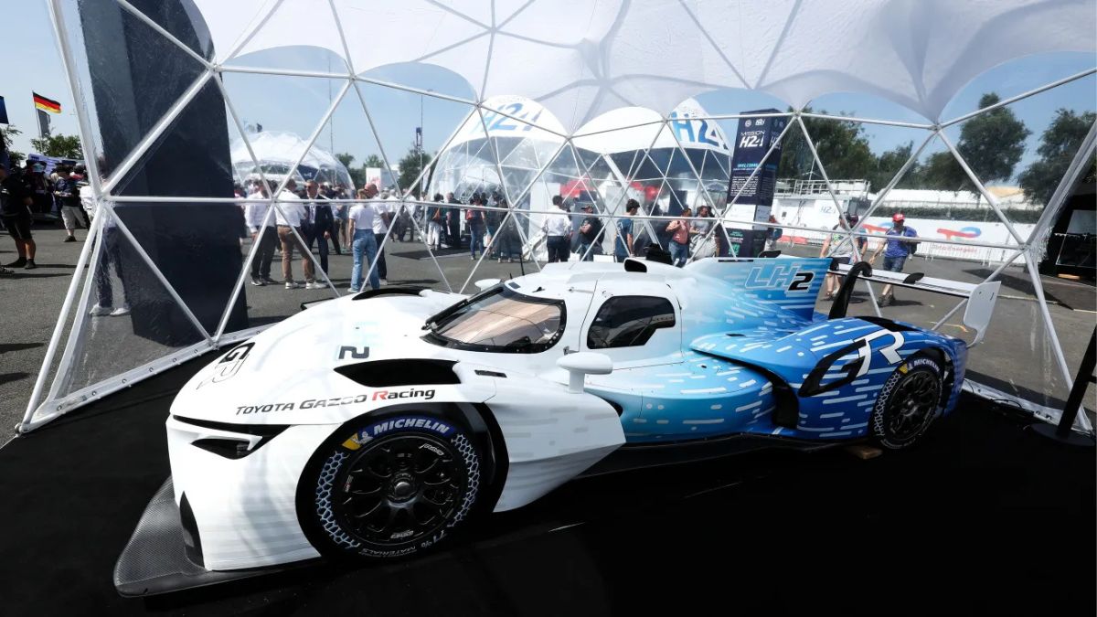 Toyota lanzó su hypercar a hidrógeno en pleno Le Mans