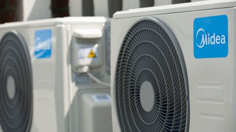 CPSC anuncia el retiro de 1,7 millones de aires acondicionados por posible riesgo de moho
