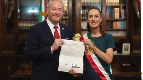 Embajador de EE.UU. en México reconoce que Sheinbaum sí condenó protestas y desmiente a Noem